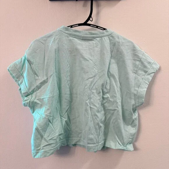 Bundle of Women's GymShark crop top TShirts - Picture 6 of 8